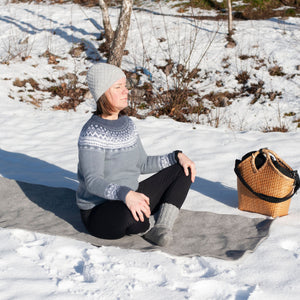 Yogamatta i 100% svensk ull för yin yoga och meditation