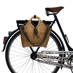 Pako - flätad korg i bambu med tygväska, svart / grön. Till din cykel eller barnvagn