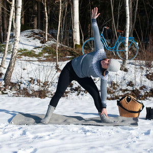 Yogamatta / träningsmatta grå, i svensk ull